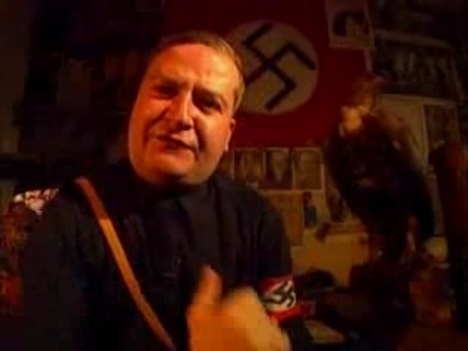 Les gros con-le néo-nazi