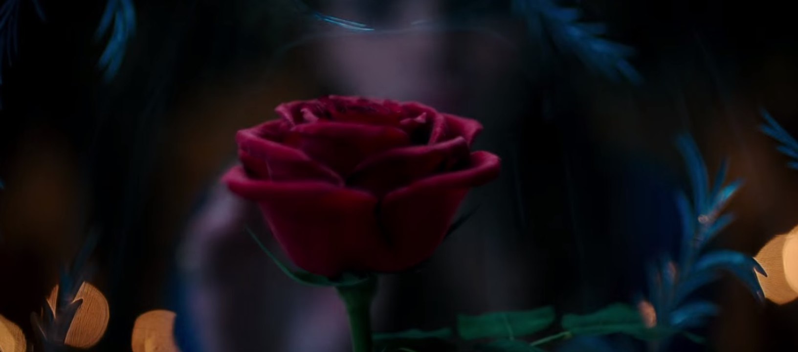 La bella y la bestia - Teaser trailer español (HD)