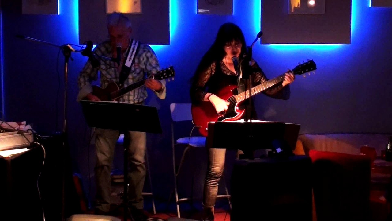 LA MAISON PRES DE LA FONTAINE ( vidéo cover)