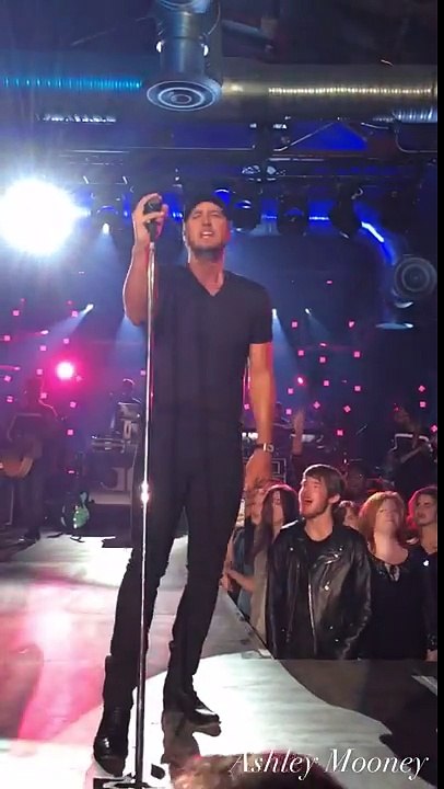 Luke Bryan and Jason Derulo - It Girl (CMT Crossroads)