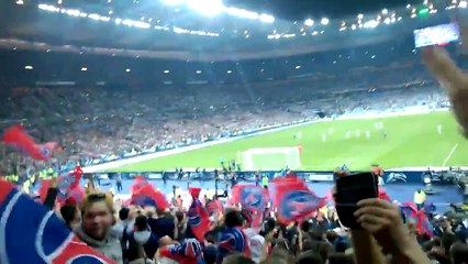 Pour Avoir Craqué Un Fumigène, Michaël Youn Est Interpellé Puis Expulsé Par La Sécurité Du Stade De France !