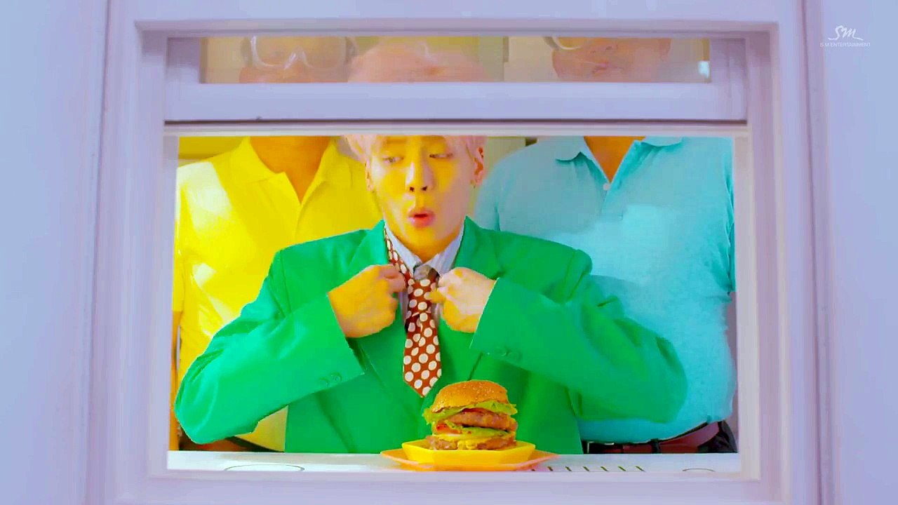 JONGHYUN 종현_좋아 (She is) MV