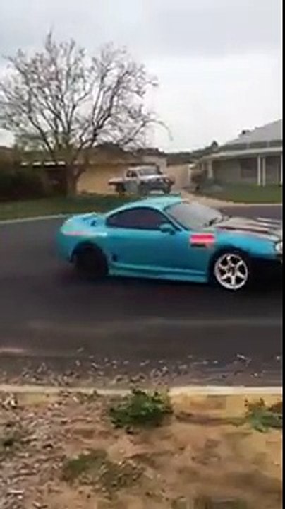 Como mandar um TOYOTA SUPRA para o estaleiro em 3,2,1!