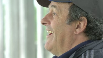 Foot - Golf : Michel Platini au practice