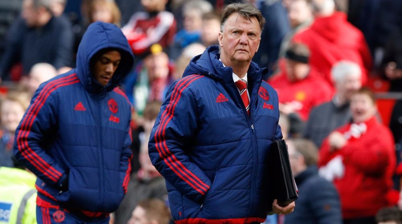 مانشستر يونايتد يعلن رسمياً إقالة لويس فان غال