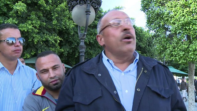 Statue of first Tunisian President Bourguiba returns home