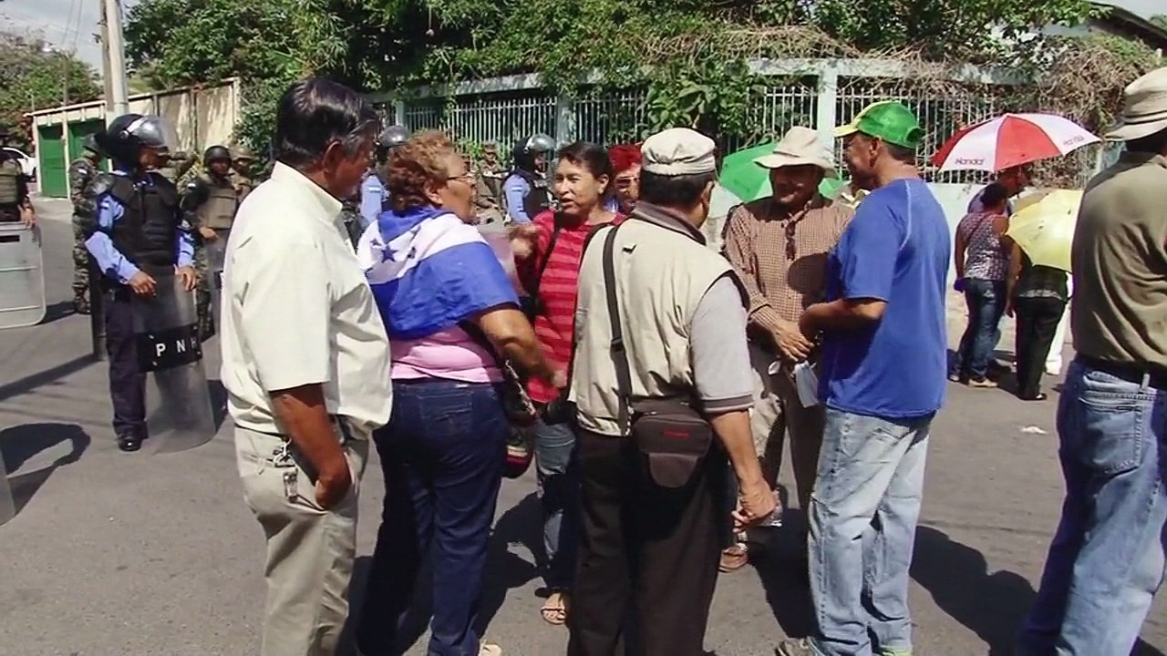 Protesta en CONATEL por cierre de Globo TV