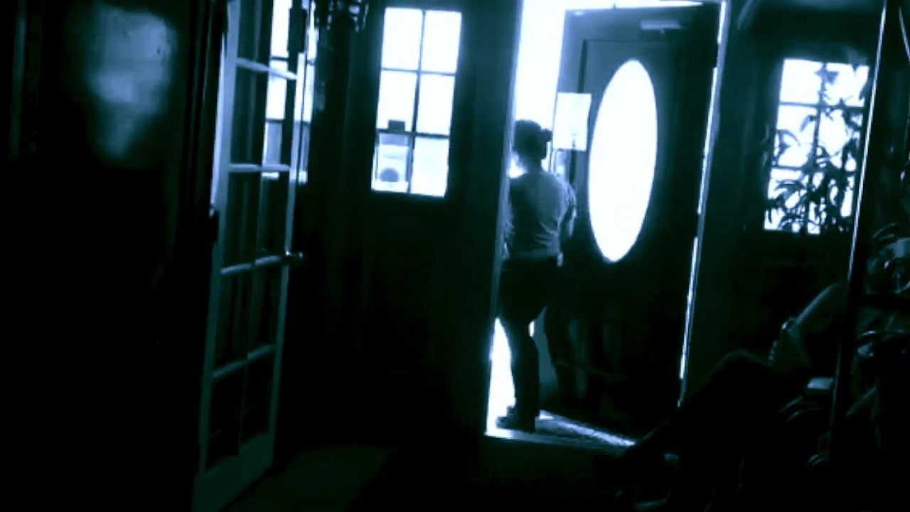 Strangers On A Train - Jenny Dib