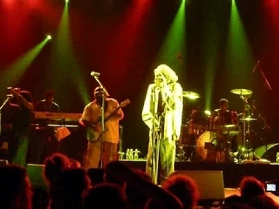 Concert Live Israel Vibration (extrait 1)