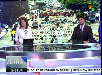 México: exhuman cuerpos hallados en fosa clandestina