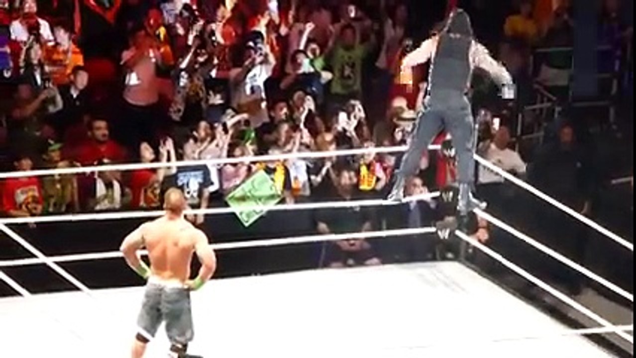 WWE LIVE TOKYO JAPAN ROMAN REIGNS VS JOHN CENA STREET FIGHT