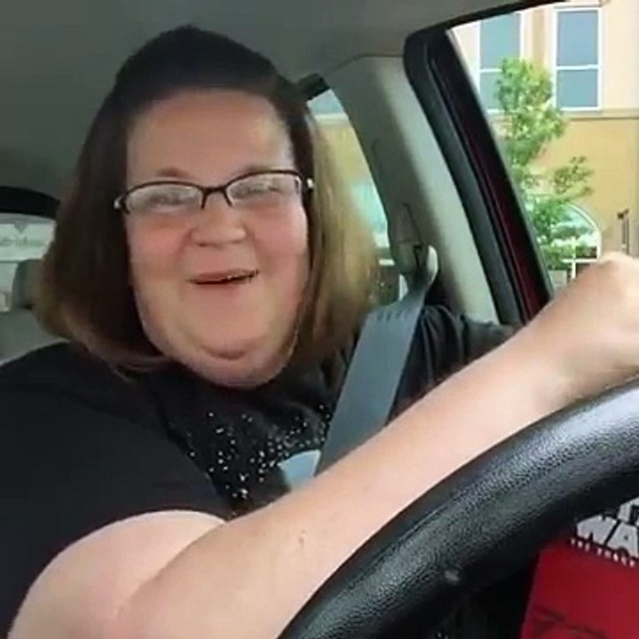 Mujer con máscara de Chewbacca, el más popular de Facebook