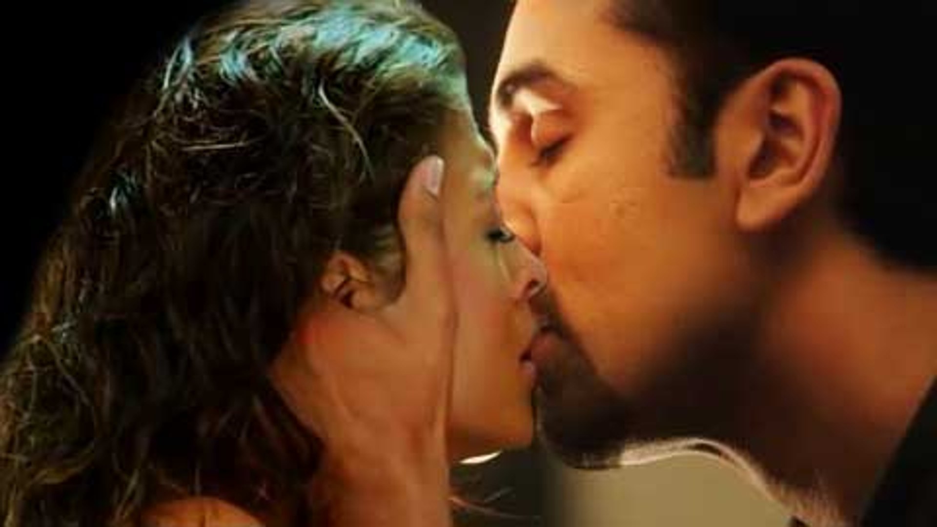 Ranbir Kapoor And Aishwarya Rai Bachchan S Hot Kiss In Ae Dil Hai Mushkil O...