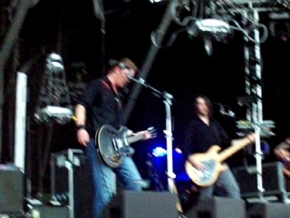 QOTSA @ Furia Festival, ''Battery Acid''