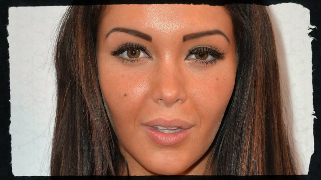 Nabilla odieuse lors d'une séance de dédicaces