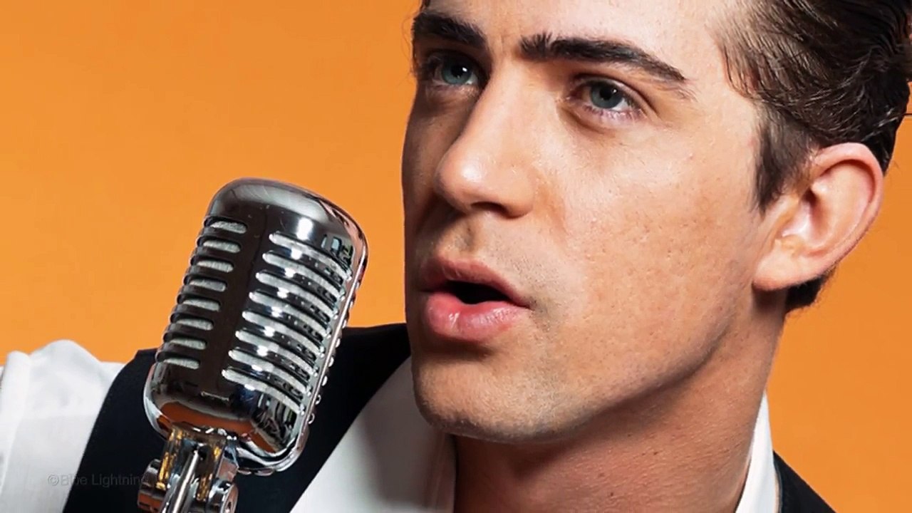 Photoshop- How to Transform PHOTOS into Gorgeous, Pencil DRAWINGS 2016