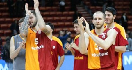 Galatasaray, 3 Milyon Dolarlık Borcu Nedeniyle Transfer Yapamayacak
