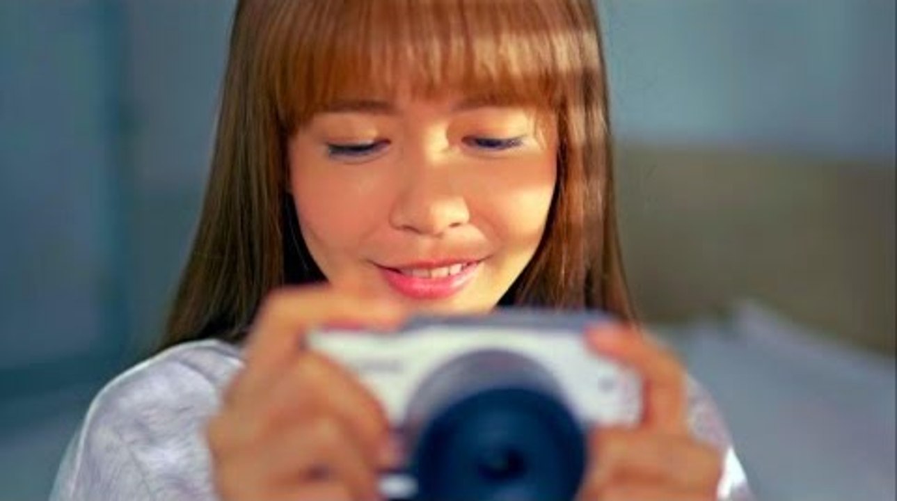 Selfie addict takes a hundred selfies a day