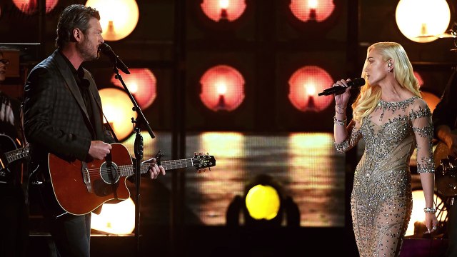 Blake Shelton & Gwen Stefani Are So In LOVE During Billboard Music Awards 2016 Performance