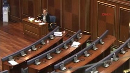 Kosova?da 'Siyasi Kriz' Tartışmaları