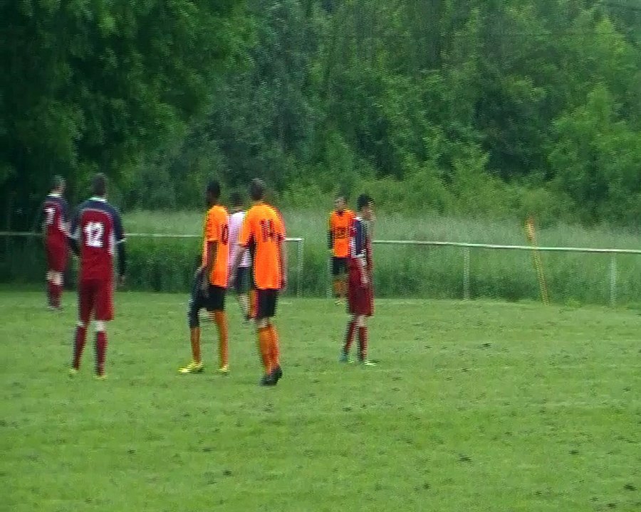 Corner kuku ..manu se plaint ! main ou pas main ??? main je c.....