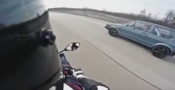 Yamaha R1 se fais déposer par un Golf mk1 (1000 HP+)