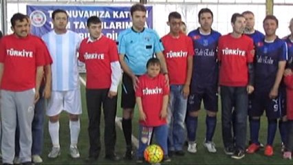 FIFA Kokartlı Eski Hakem Yıldırım, Sandıklı'da Halı Saha Maçı Yönetti