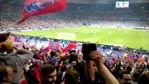 Michael Youn se fait virer du Stade De France suite à un fumigène aluumé