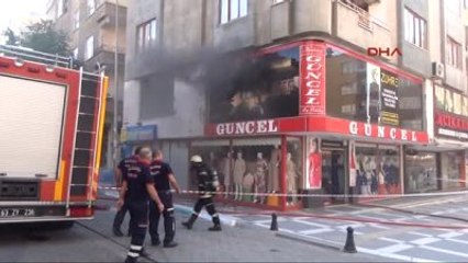 Şanlıurfa'da 2 Katlı Giyim Mağazasında Yangın