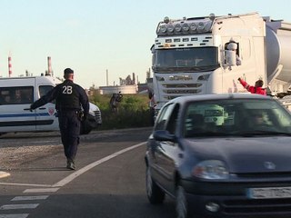 Carburants: intervention policière musclée à Fos-sur-Mer