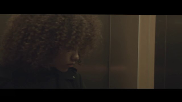 MONSIEUR NOV - QU'EST-CE QUI NOUS ARRIVE ?