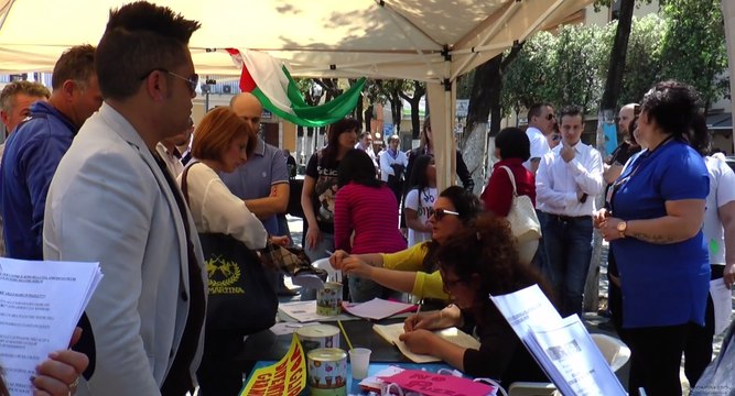 Gricignano (CE) - No puzza, l'associazione ridateci le lucciole in piazza (22.05.16)