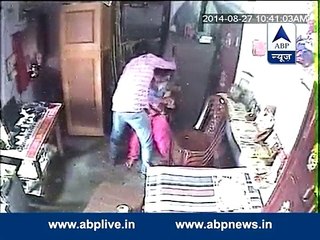 CCTV Footage Shows What Man Doing With Girl Went At House To Rob