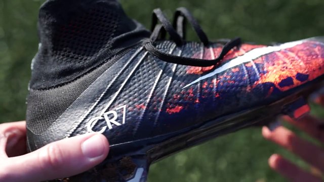 Neymar Jr. vs CR7 Ronaldo Boot Battle: Nike Hypervenom II vs Mercurial Superfly 4 - Review
