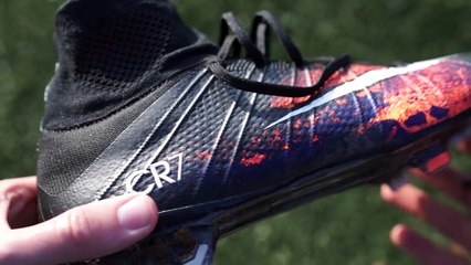 Neymar Jr. vs CR7 Ronaldo Boot Battle: Nike Hypervenom II vs Mercurial Superfly 4 - Review