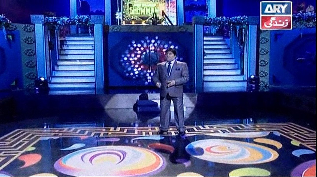 Umer Sharif Showman