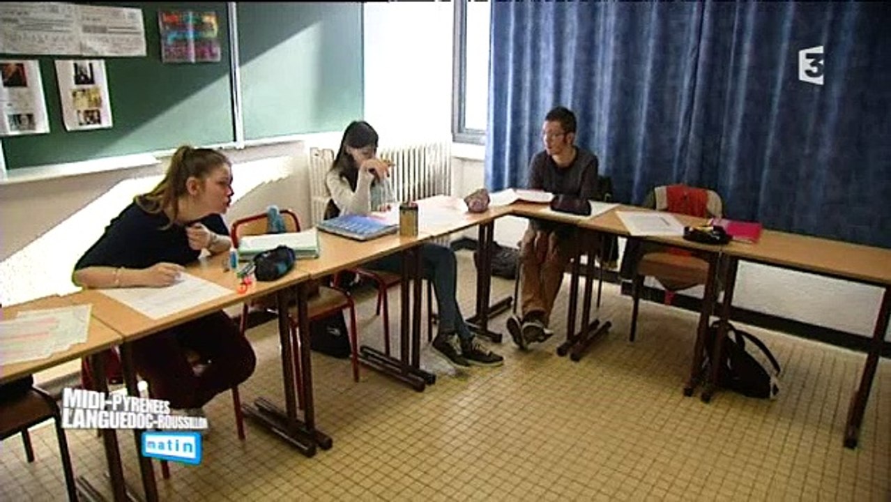 Elèves sourds et malentendants préparent le BAC