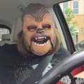 Le fou rire d'une maman déguisée en Chewbacca !