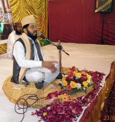 ''NA TU ZAMIN KE LIYEN HE NA AASMAN KE LIYEN''