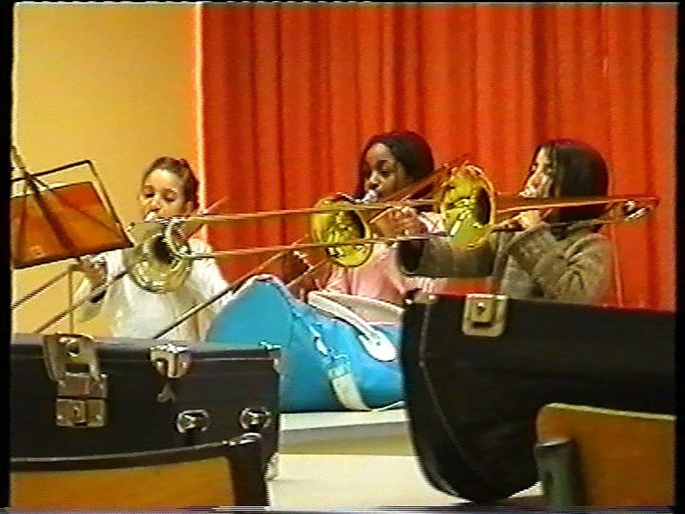 En avant la musique un film de Jean Bigot