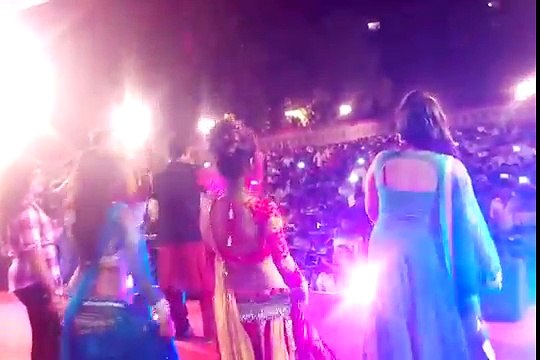 Amarpali Dubey and Dinesh lal yadav Nirahua , Bhojpuri Hot Song Stage Show 2016 in MUMBAI