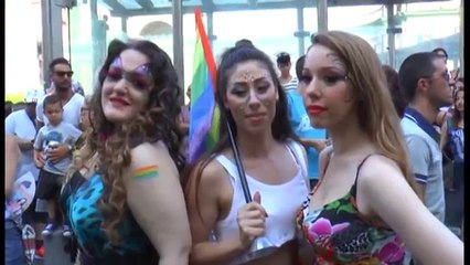 Napoli - La "Scianel" di Gomorra madrina del Mediterranean Pride (24.05.16)