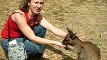 Aude et le bébé kangourou