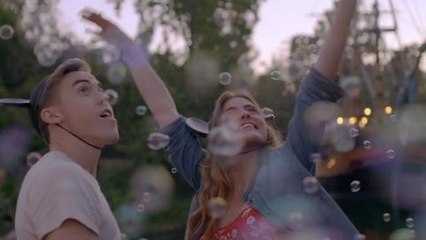 Introducing Snapchat Geofilters