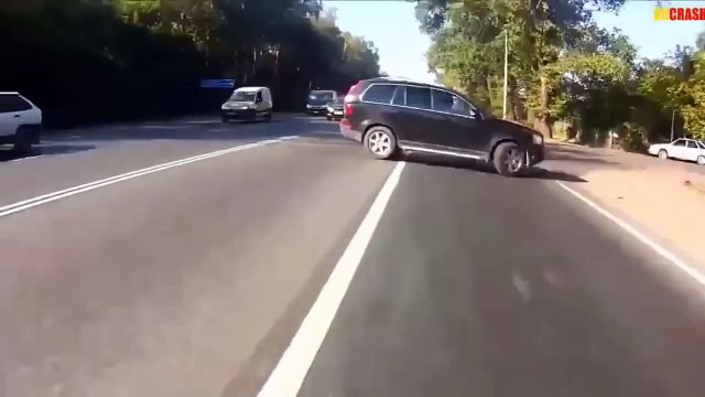 Motorcycle accidents and bicycle Compilation (18+) Los accidentes de motocicleta y bicicleta