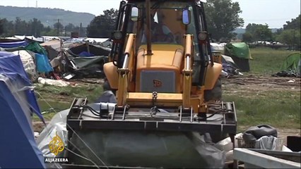 Greek police move to shut down Idomeni refugee camp