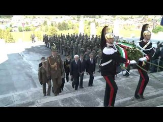 Asiago (VI) - Mattarella depone una corona d'alloro sul Sacrario Militare (24.05.16)