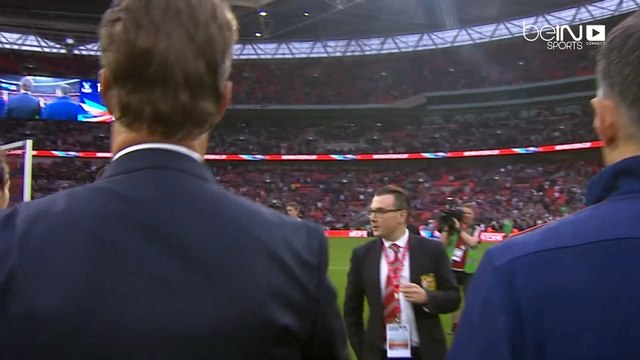 Bosnich backs Giggs to stay at Manchester United