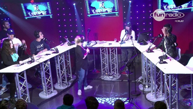 Les devoirs du Night Show : Anne-So panique en public ! - Marion et Anne-So