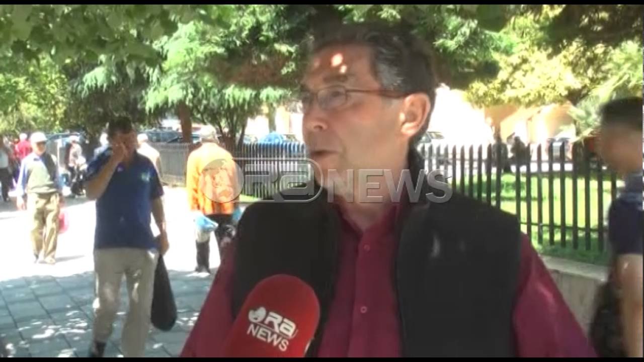 Durrës, tregjet jashtë standardit, qytetarët: AKU nuk ushtron kontrolle për sigurinë- Ora News